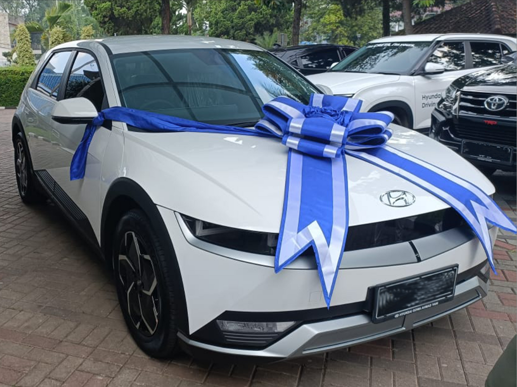 Transformasi Armada Kantor: Mengapa Sewa Kendaraan Listrik (EV) di PT Pesona Adi Batara Lebih Menguntungkan?